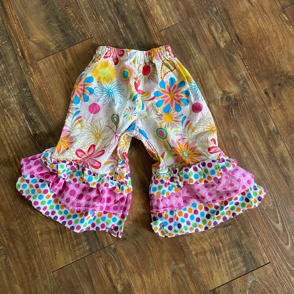 🎀Boutique Floral
Polka Dot Capris Big Ruffles 6